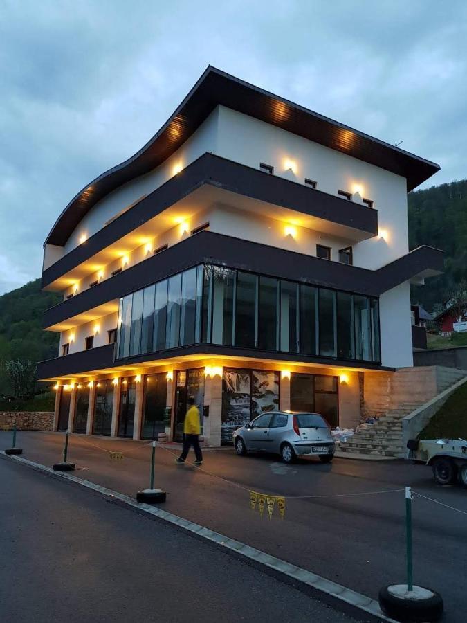 Hotel Lohovo Bihać 外观 照片