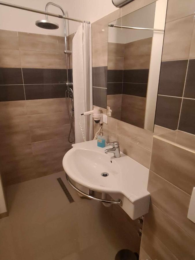 Hotel Lohovo Bihać 外观 照片